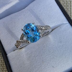 Oval-Cut Blue Topaz 925 Sterling Silver Ring